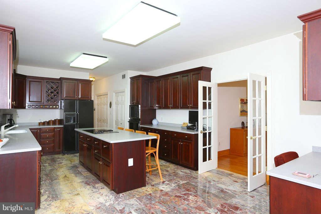 12530 Falls Road Potomac, MD 20854 - Photo 9 of 27 Kitchen