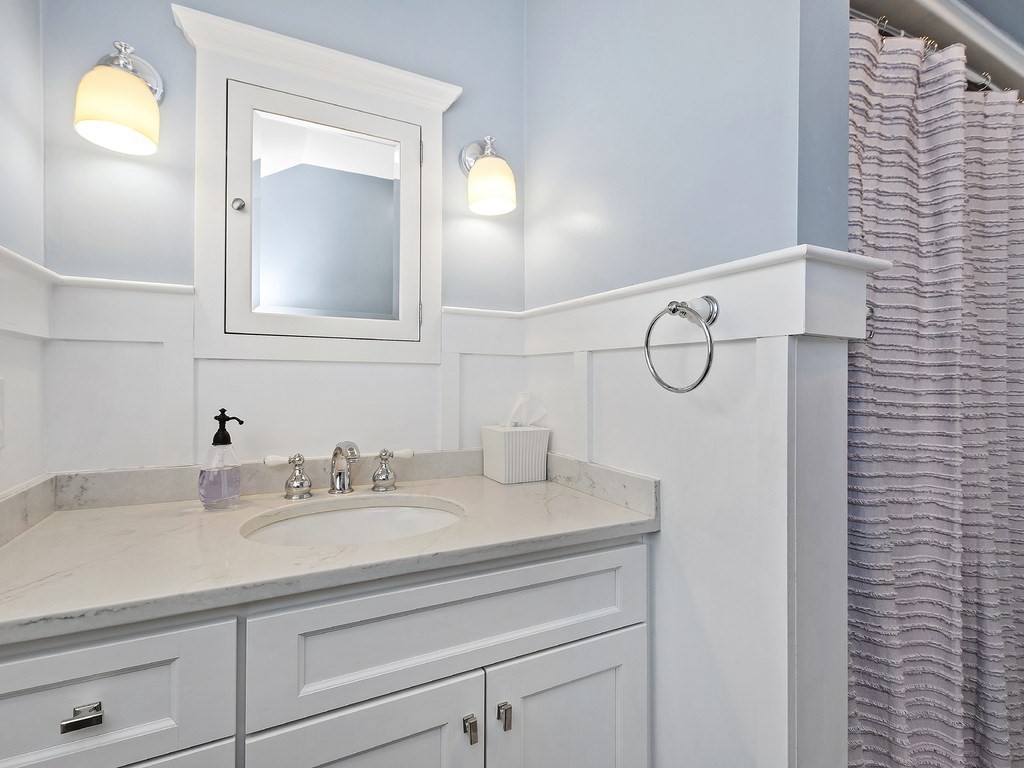 44 Marianne Road Waltham, MA 02452 - Photo 23 of 35 Gallery Image 23