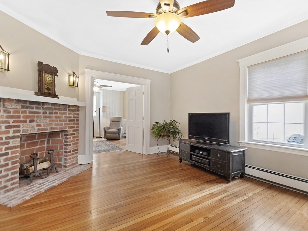 44 Marianne Road Waltham, MA 02452 - Photo 8 of 35 Gallery Image 8