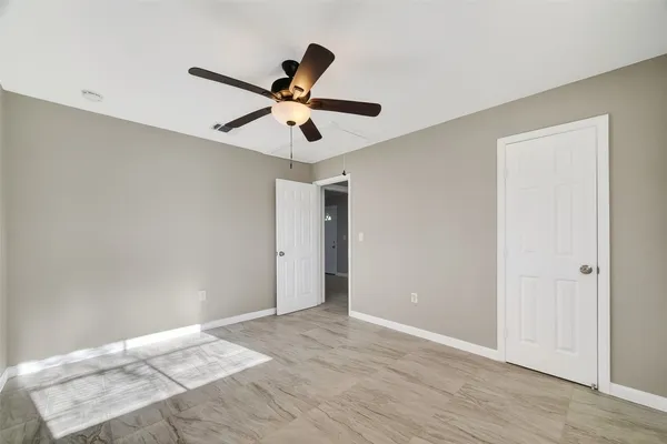 $1,699 | 7814 Pin Oak Drive, Alvin, TX 77511