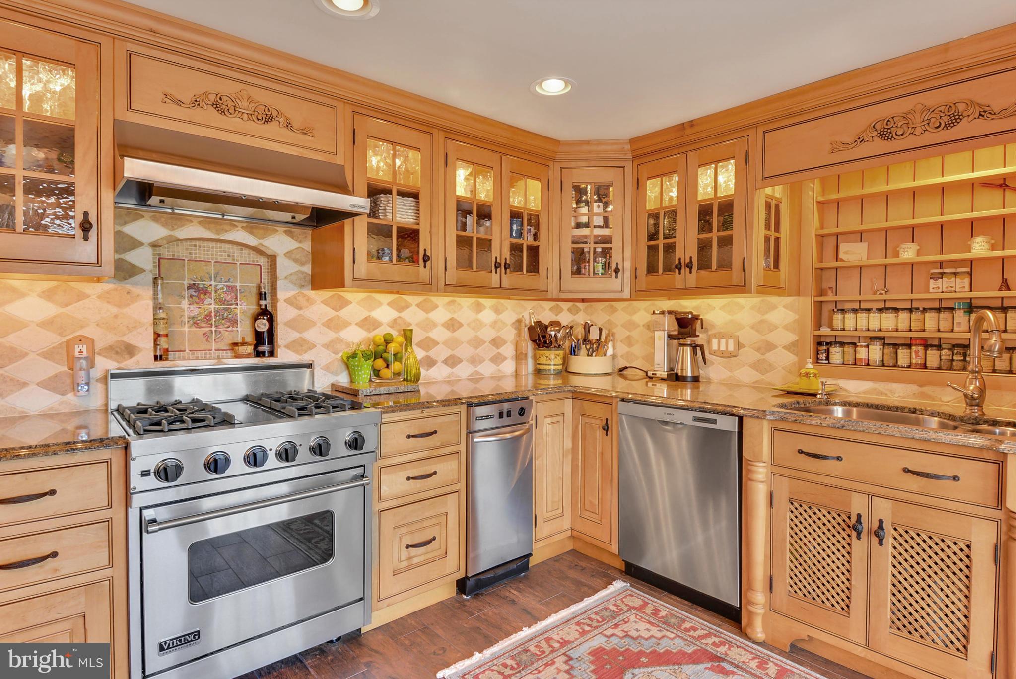 1401 Blue Mt Road Monkton, MD 21111 - Photo 9 of 30 Gourmet kitchen with Viking stove