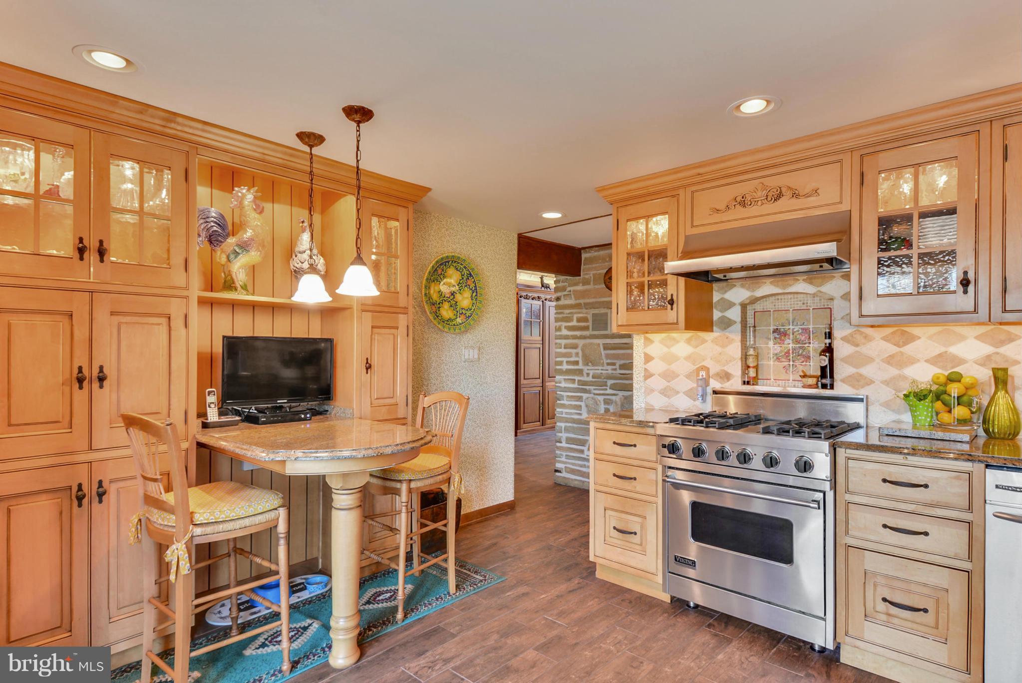 1401 Blue Mt Road Monkton, MD 21111 - Photo 10 of 30 Breakfast bar, heated tile floors, ss appliances