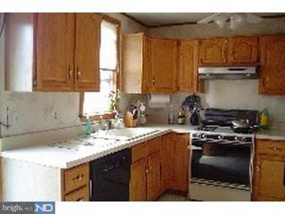 1802 Fox Chase Road Philadelphia, PA 19152 - Photo 3 of 6 Gallery Image 3