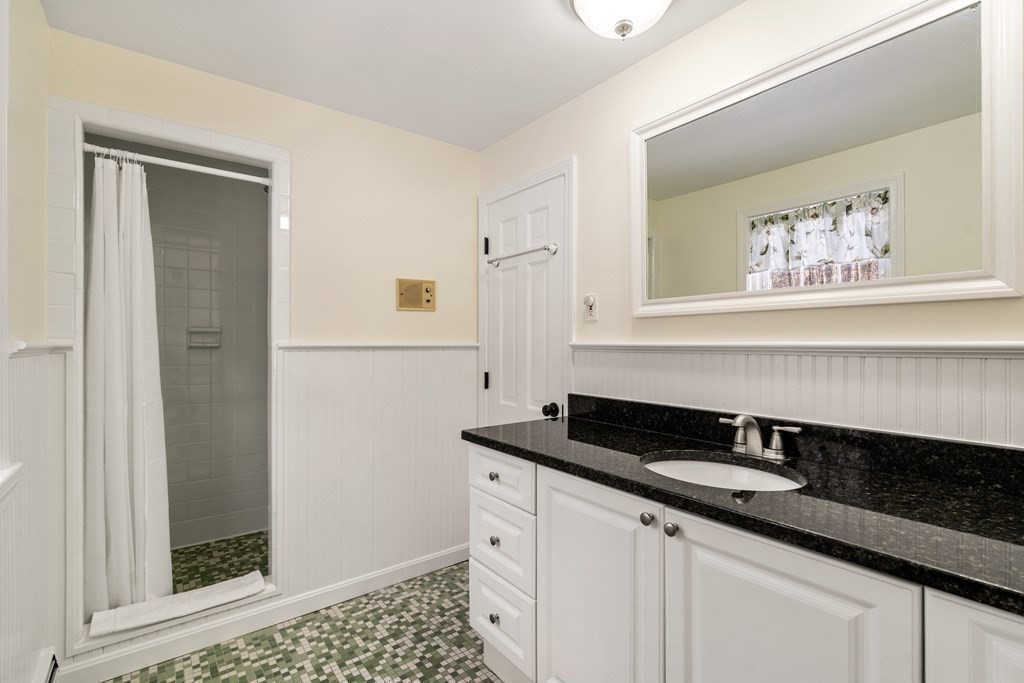 925 Boston Post Road Sudbury, MA 01776 - Photo 23 of 41