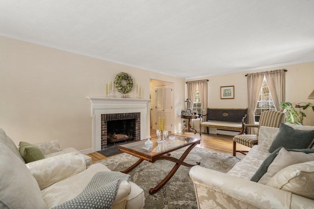 925 Boston Post Road Sudbury, MA 01776 - Photo 7 of 41