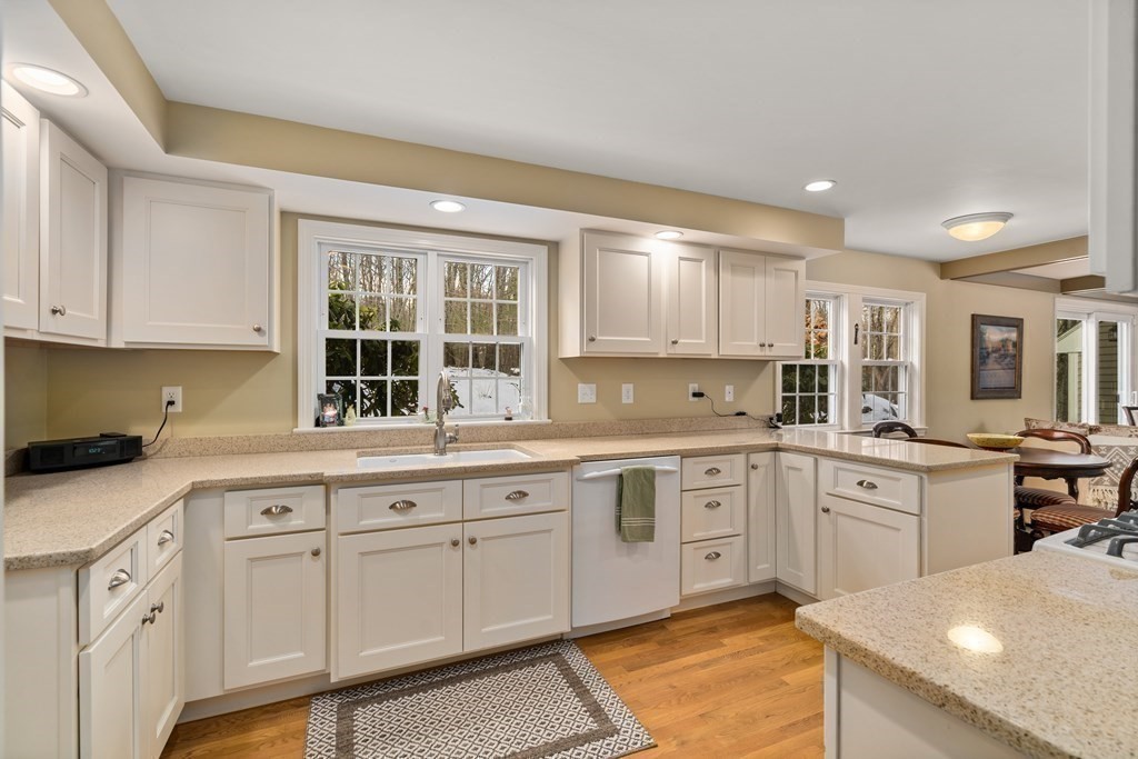 925 Boston Post Road Sudbury, MA 01776 - Photo 8 of 41