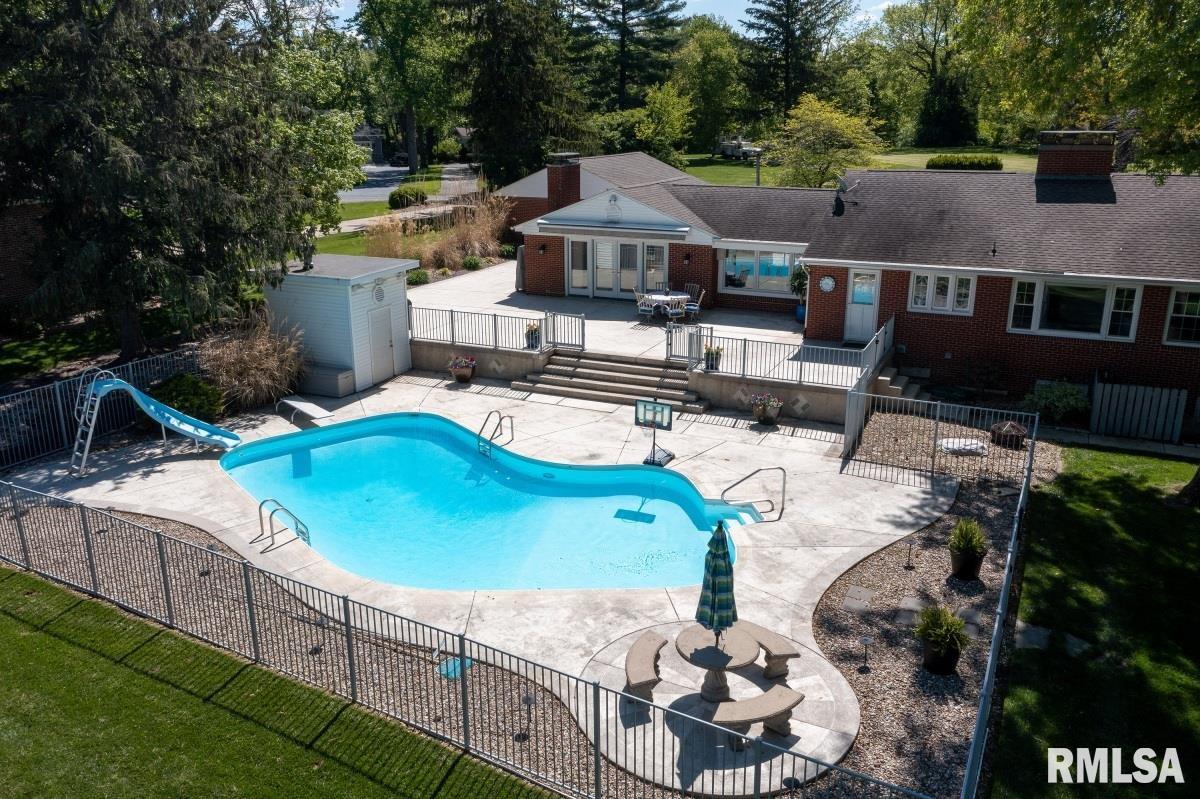 1 The Elms Lane Springfield, IL 62712 - Photo 3 of 49 Gallery Image 3
