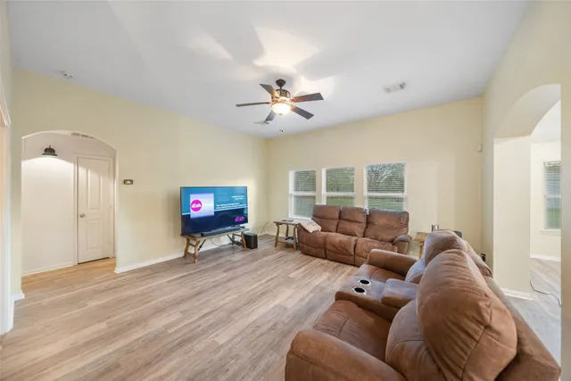 $550,000 | 118 Pin Oak Lane, Hempstead, TX 77445