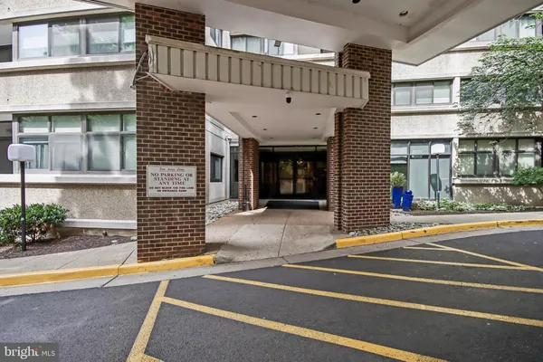 $1,595 | 5911 Edsall Road, Unit 309, Alexandria, VA 22304