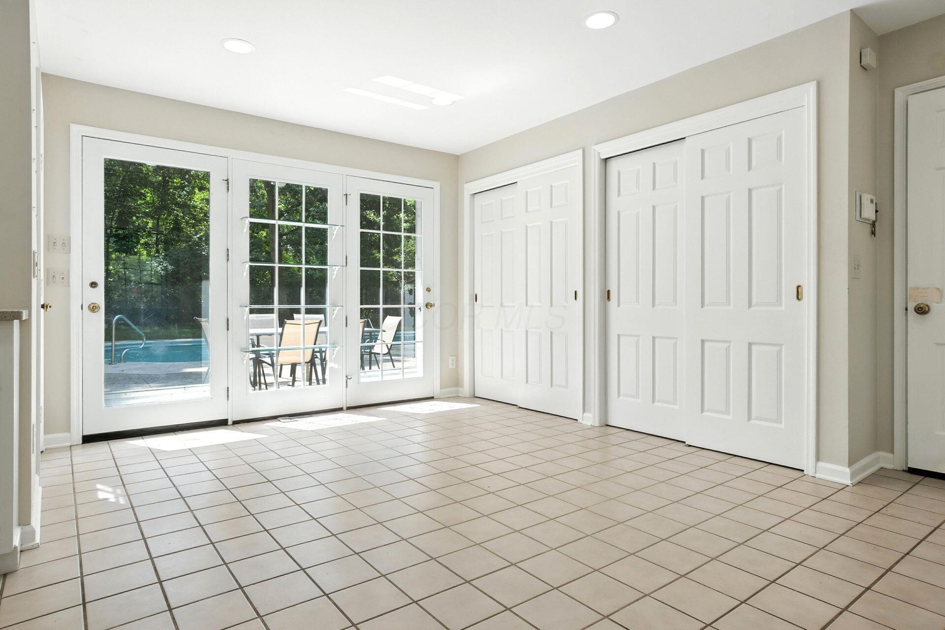 6025 Whitman Road Columbus, OH 43213 - Photo 14 of 48 014_ Rd Columbus OH 43213 USA