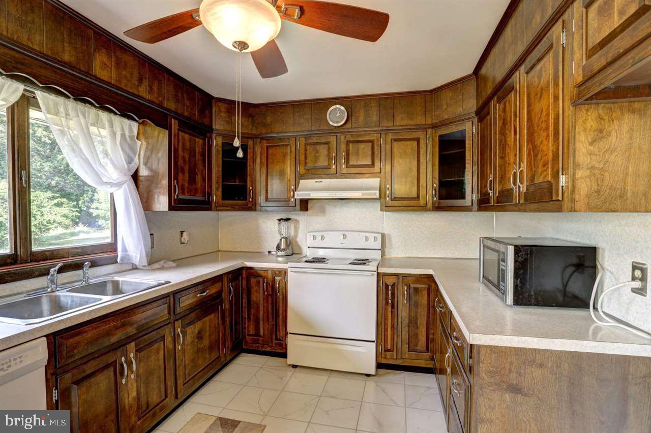 202 Powells Valley Road Halifax, PA 17032 - Photo 8 of 25 Gallery Image 8