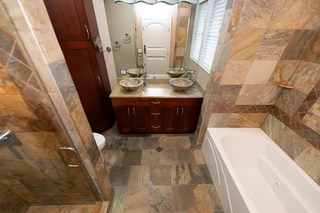 $270,000 | 2612 West Diversey Avenue, Unit 101, Chicago, IL 60647