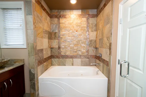 $270,000 | 2612 West Diversey Avenue, Unit 101, Chicago, IL 60647
