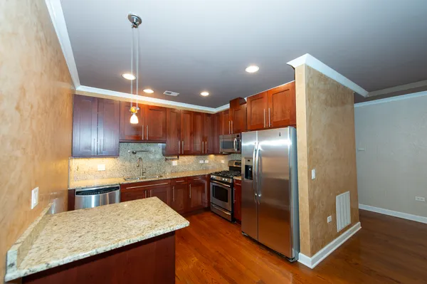$270,000 | 2612 West Diversey Avenue, Unit 101, Chicago, IL 60647