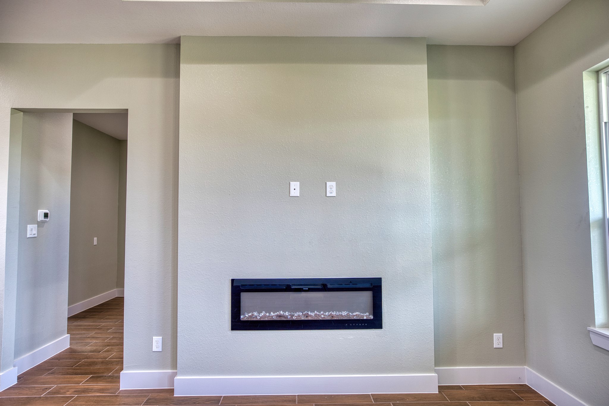 925 Buffalo Trail Angleton, TX 77515 - Photo 15 of 45 a view of a hallway