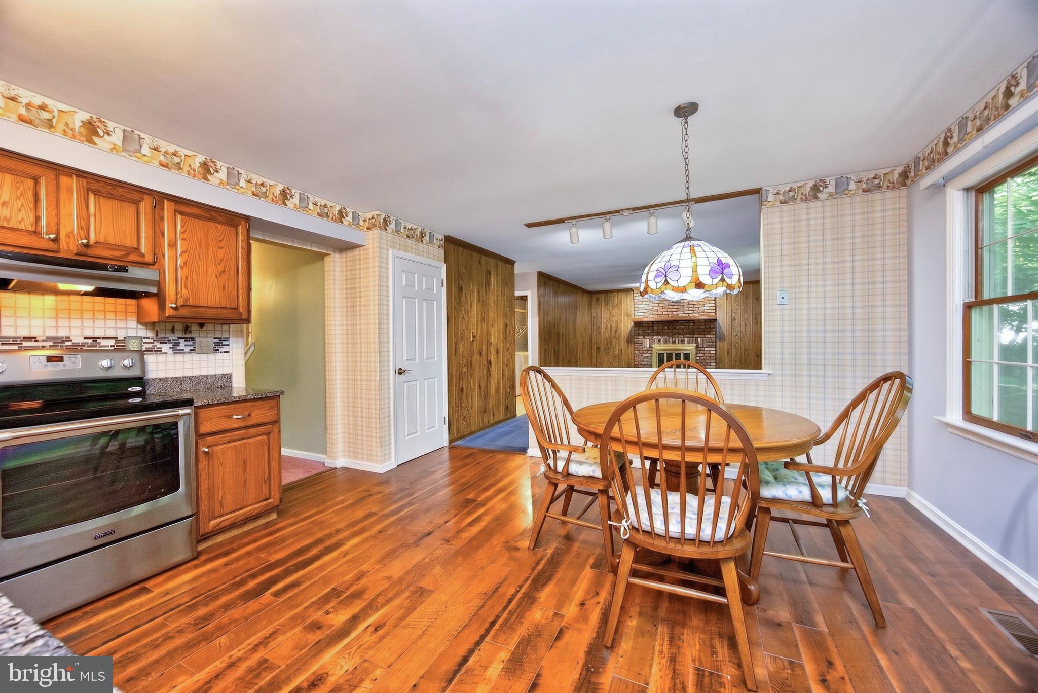 2371 Schaffer Road Pottstown, PA 19464 - Photo 15 of 41 Eat-in Kitchen