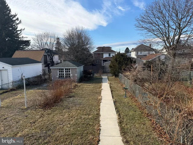 a house view with a outdoor space