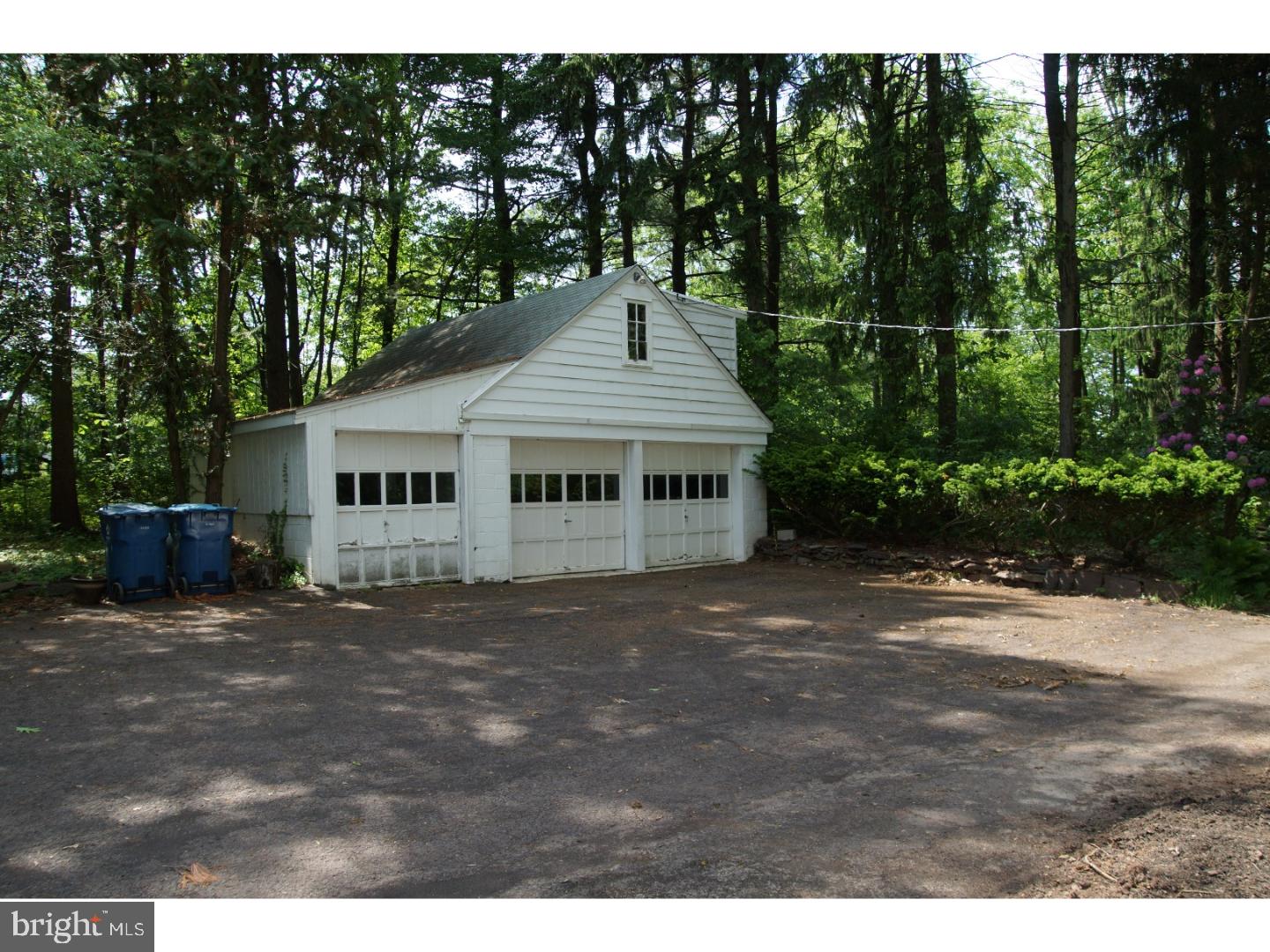 2828 Line Lexington Road Hatfield, PA 19440 - Photo 20 of 25 Garage