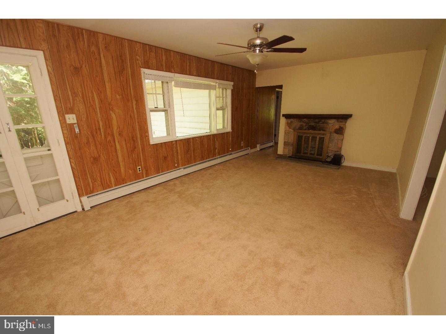 2828 Line Lexington Road Hatfield, PA 19440 - Photo 3 of 25 Living Room