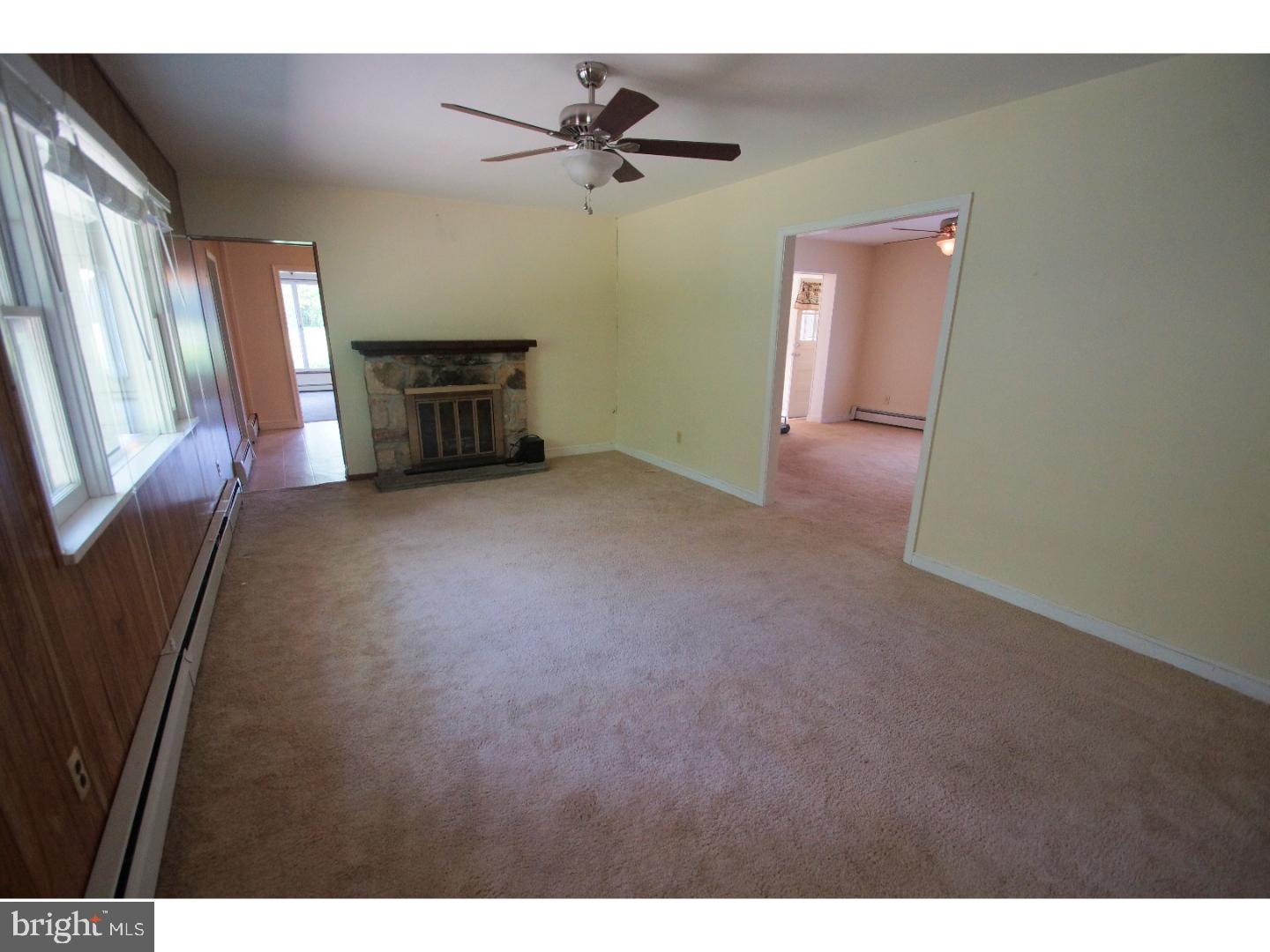 2828 Line Lexington Road Hatfield, PA 19440 - Photo 4 of 25 Living Room