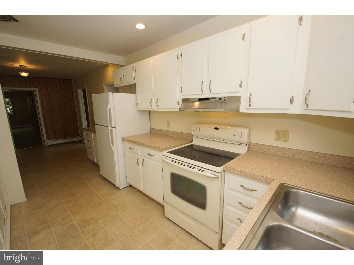 2828 Line Lexington Road Hatfield, PA 19440 - Photo 9 of 25 Kitchen