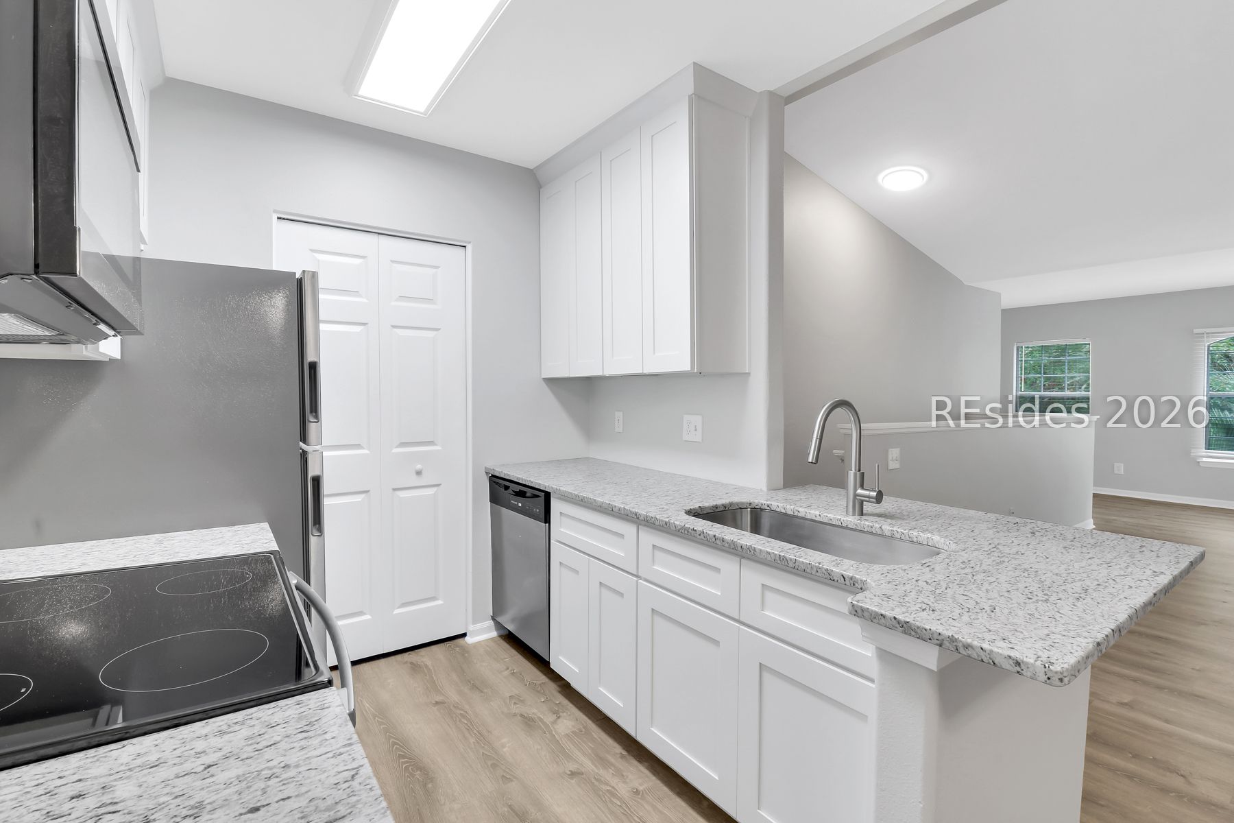 897 Fording Island Road, Unit 213 Bluffton, SC 29910 - Photo 6 of 32 Kitchen