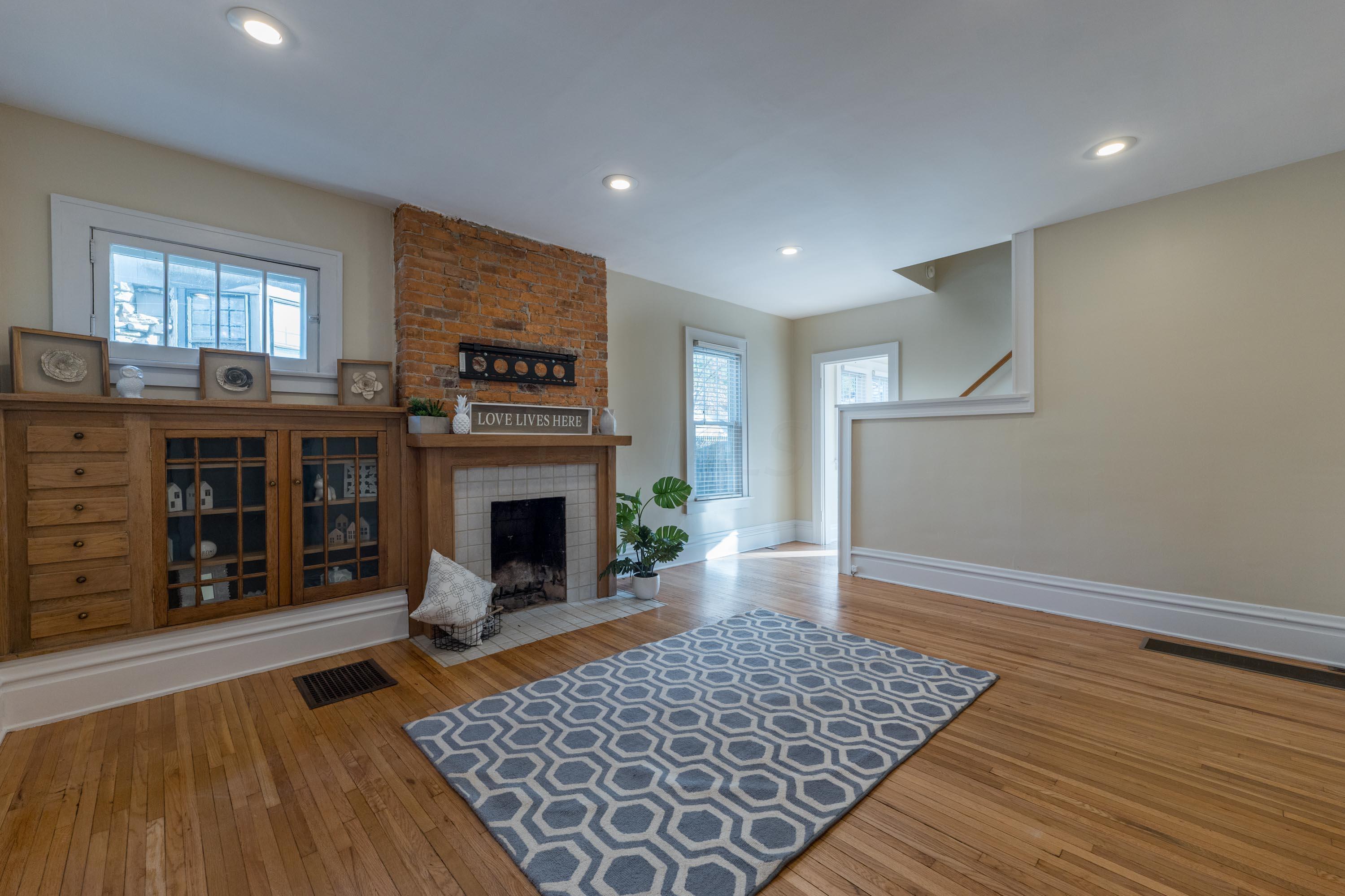 75 East Weber Road Columbus, OH 43202 - Photo 5 of 44 Living Room
