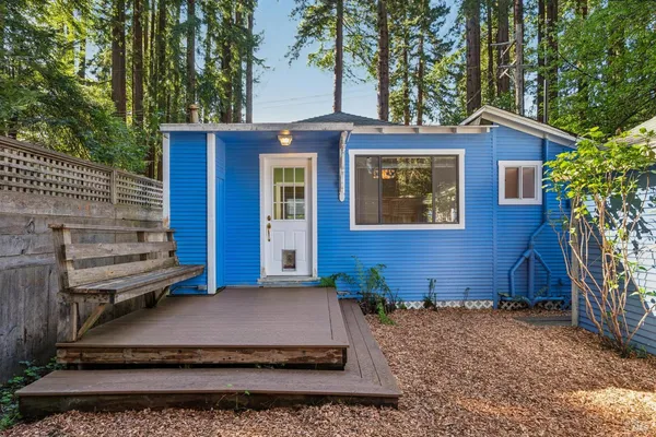 a view of balcony with wooden floor and deck