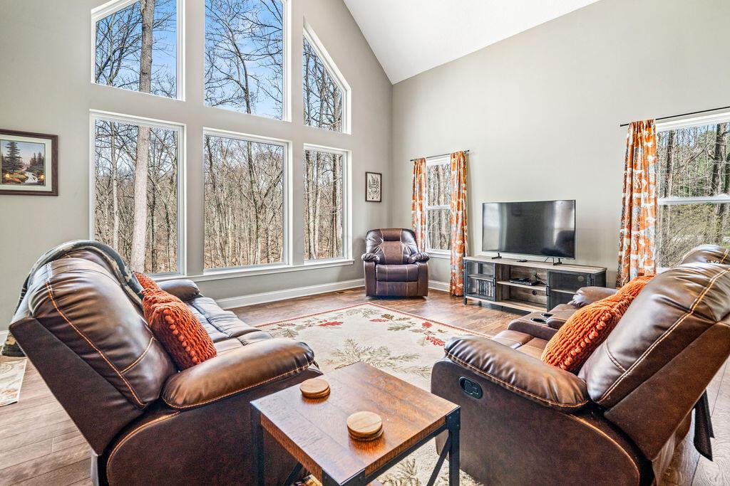 12861 Jack Run Road Rockbridge, OH 43149 - Photo 7 of 41 Great Room