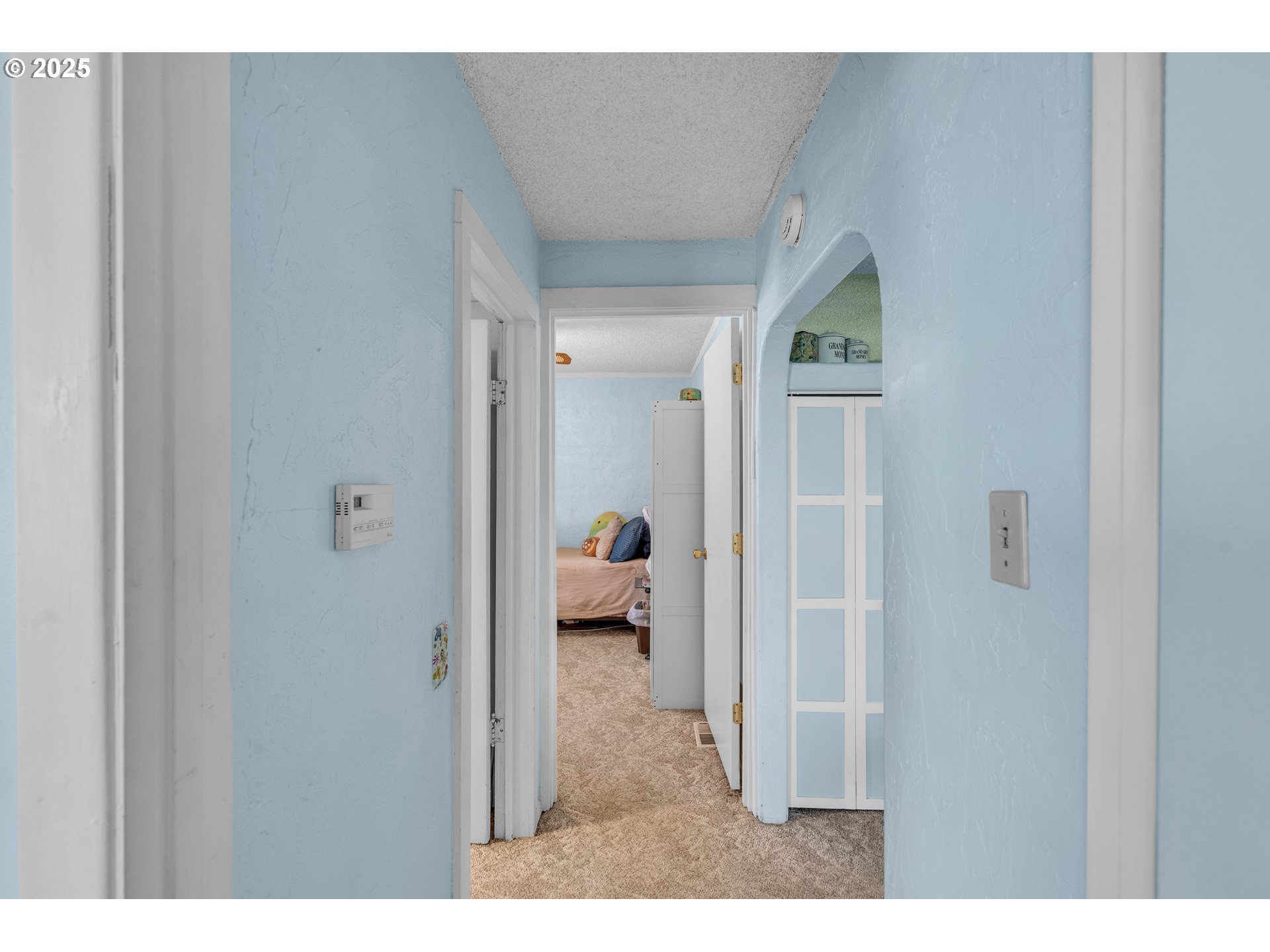 16163 French Prairie Road Northeast Woodburn, OR 97071 - Photo 12 of 47 a view of a hallway
