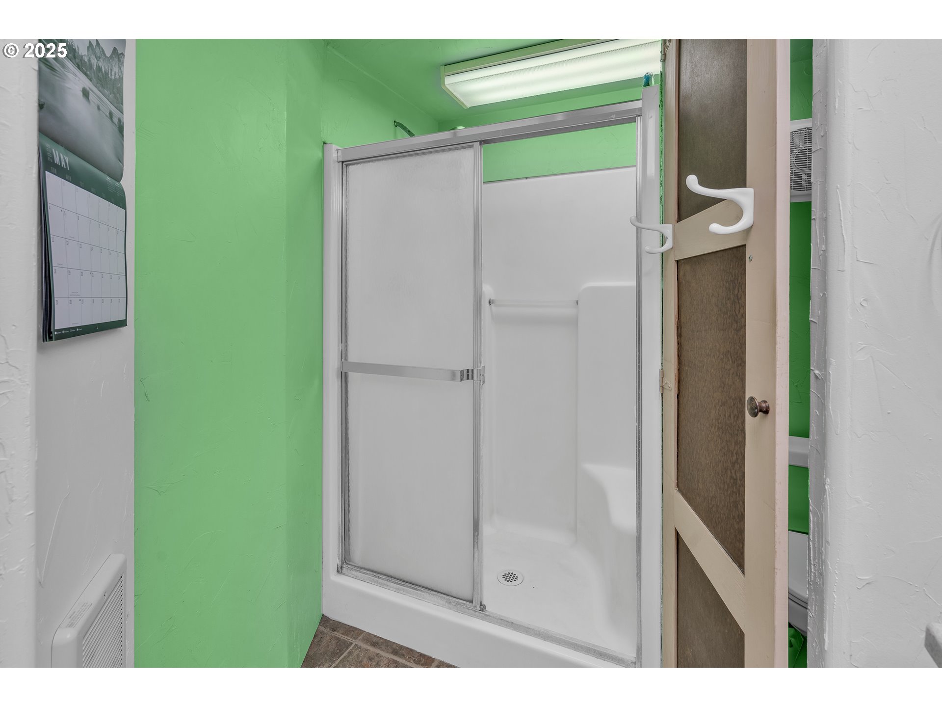 16163 French Prairie Road Northeast Woodburn, OR 97071 - Photo 37 of 47 a bathroom with a shower and a sink