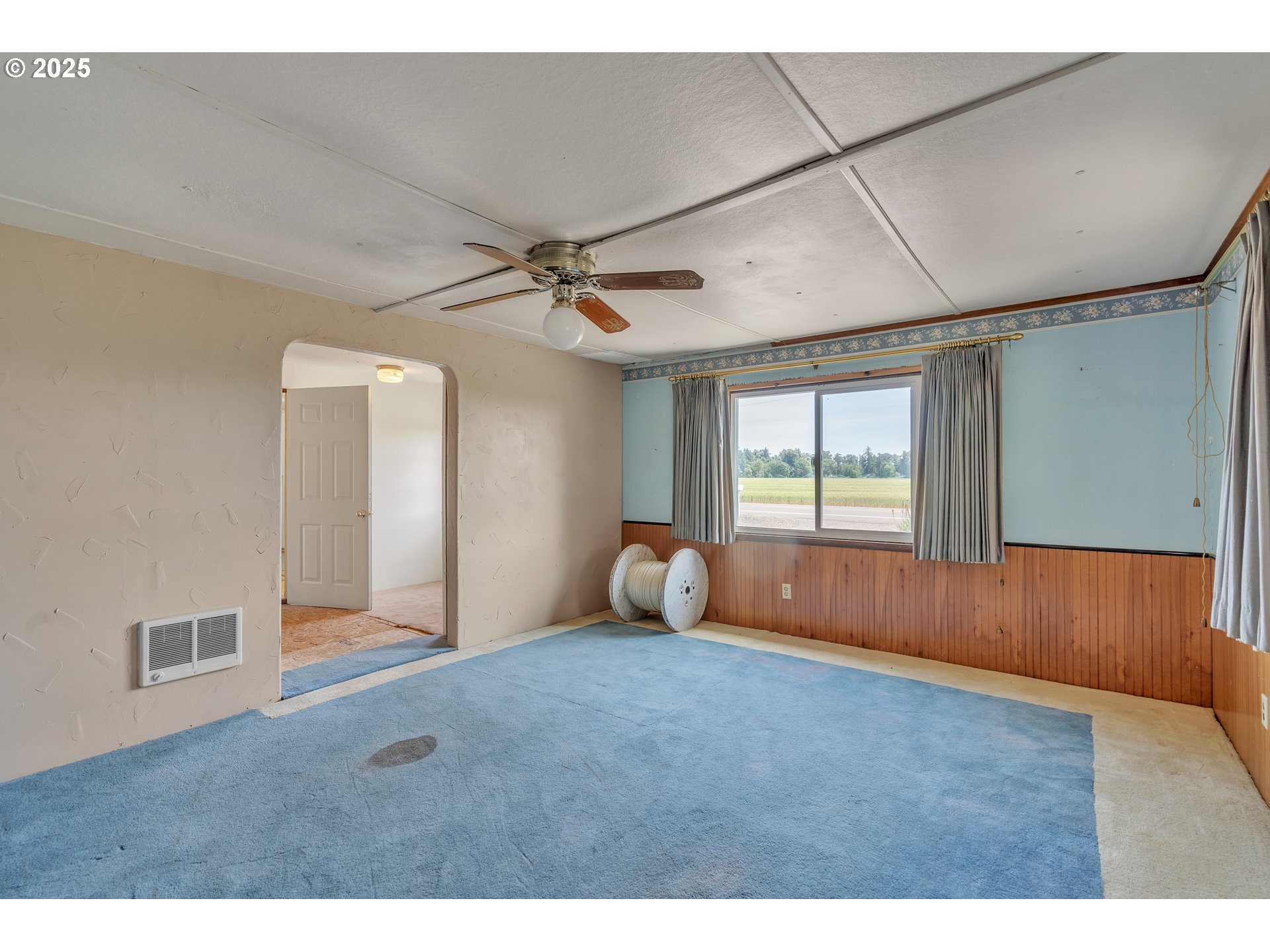 16163 French Prairie Road Northeast Woodburn, OR 97071 - Photo 39 of 47 a view of an empty room with a window