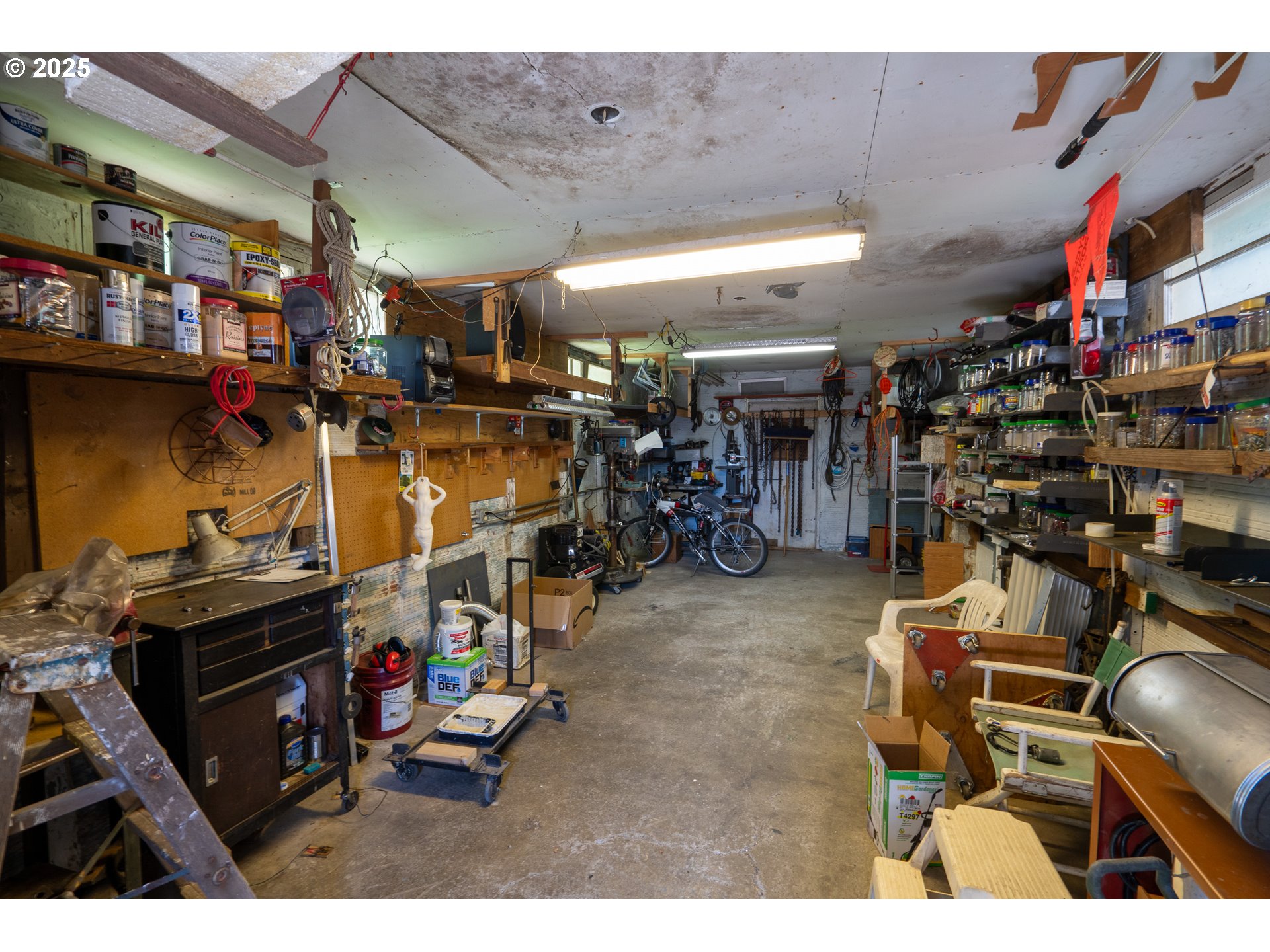 16163 French Prairie Road Northeast Woodburn, OR 97071 - Photo 46 of 47 a view of a room with gym equipment