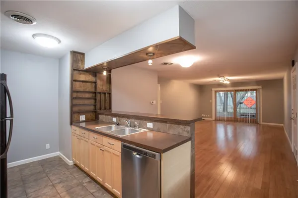 $2,100 | 2416 South 5th Street, Unit A, Austin, TX 78704