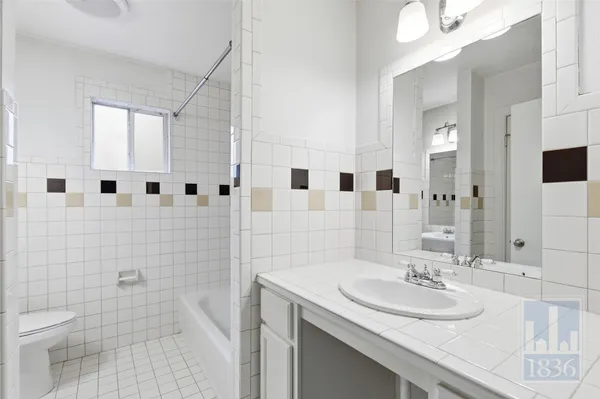 $2,100 | 2416 South 5th Street, Unit A, Austin, TX 78704