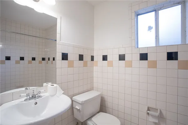 $2,100 | 2416 South 5th Street, Unit A, Austin, TX 78704