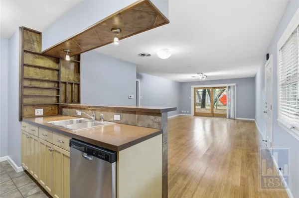 $2,100 | 2416 South 5th Street, Unit A, Austin, TX 78704