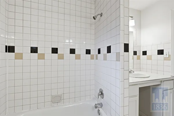 $2,100 | 2416 South 5th Street, Unit A, Austin, TX 78704