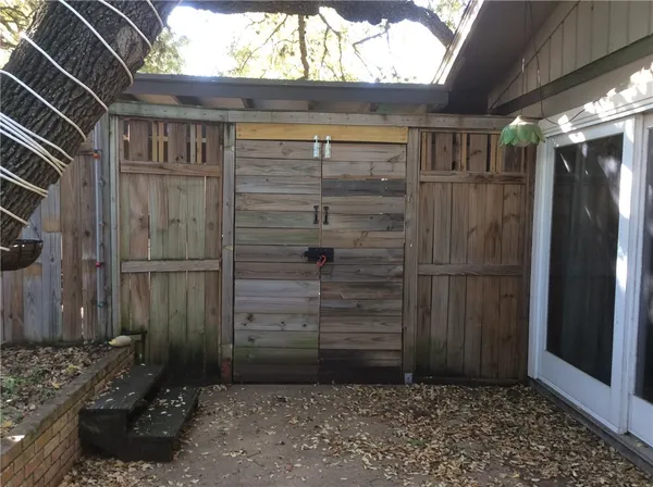 $2,100 | 2416 South 5th Street, Unit A, Austin, TX 78704