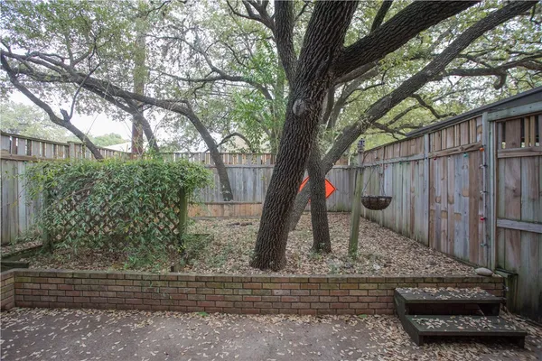 $2,100 | 2416 South 5th Street, Unit A, Austin, TX 78704
