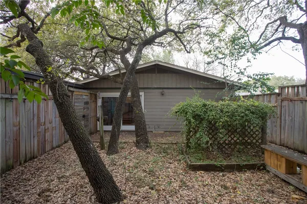$2,100 | 2416 South 5th Street, Unit A, Austin, TX 78704