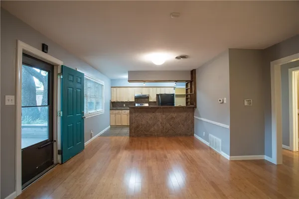 $2,100 | 2416 South 5th Street, Unit A, Austin, TX 78704