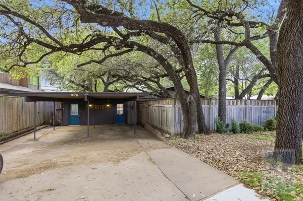 $2,100 | 2416 South 5th Street, Unit A, Austin, TX 78704