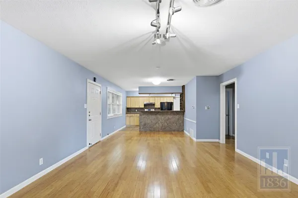$2,100 | 2416 South 5th Street, Unit A, Austin, TX 78704