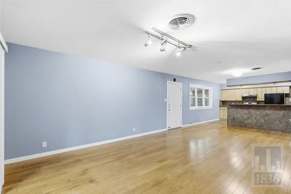 $2,100 | 2416 South 5th Street, Unit A, Austin, TX 78704