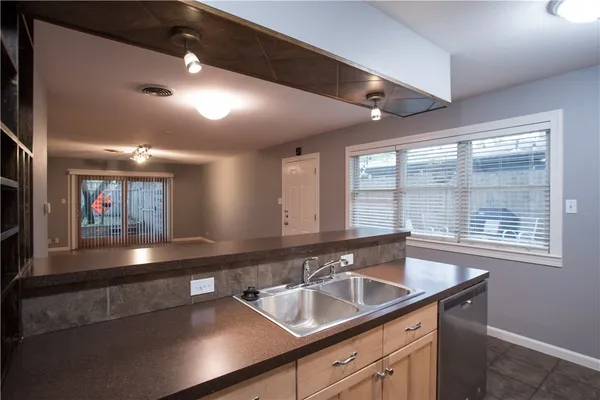 $2,100 | 2416 South 5th Street, Unit A, Austin, TX 78704