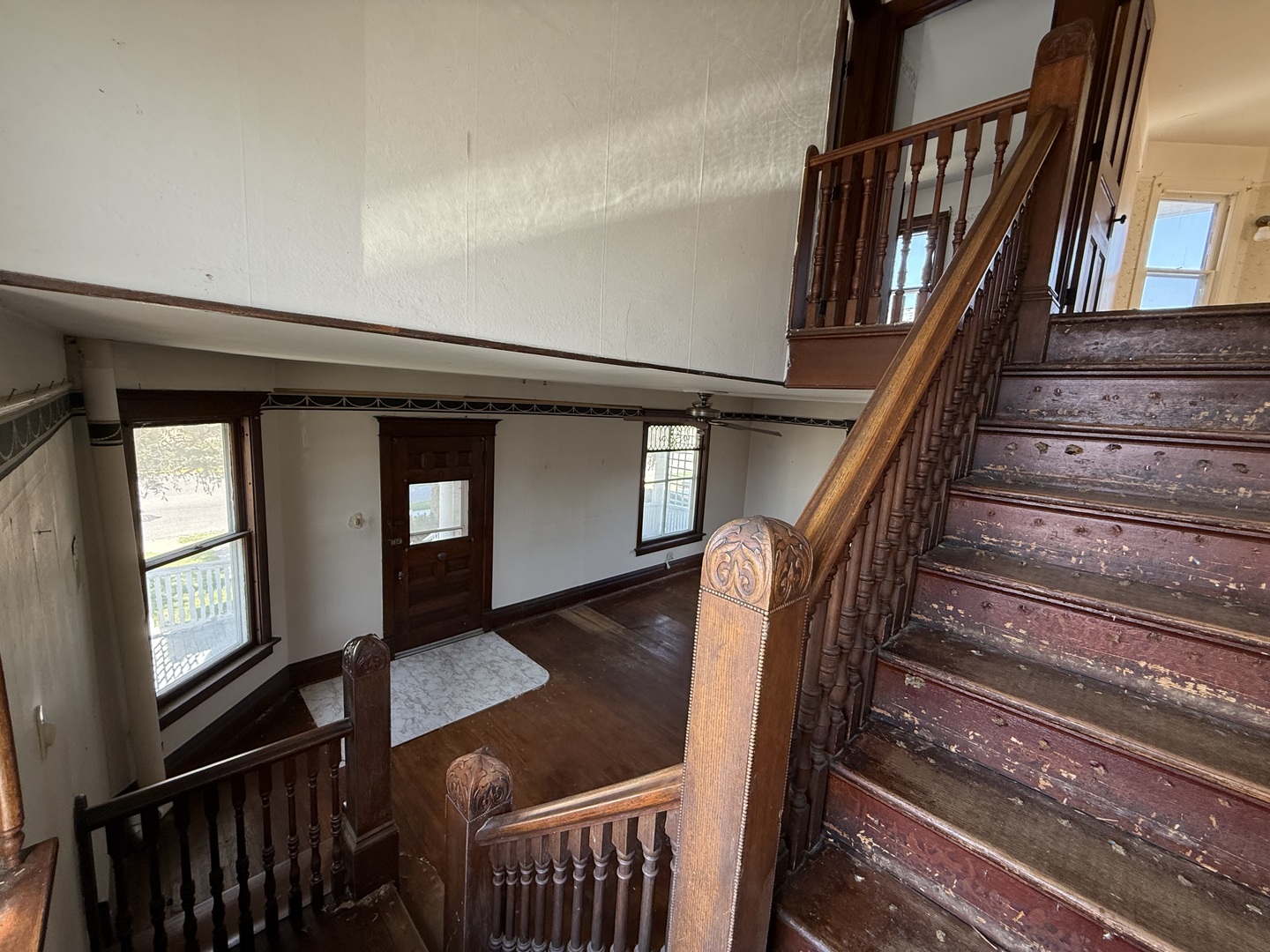 412 West Elm Street Sycamore, IL 60178 - Photo 6 of 35 a view of entryway