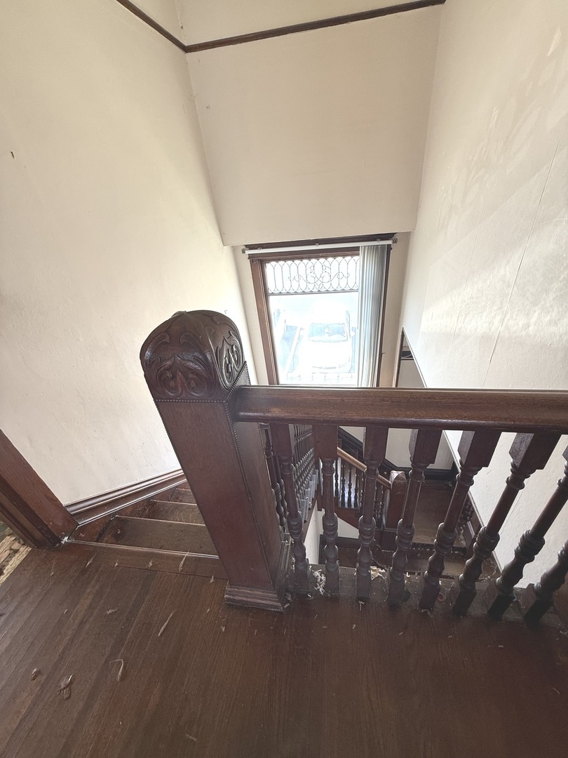 412 West Elm Street Sycamore, IL 60178 - Photo 9 of 35 a view of furniture