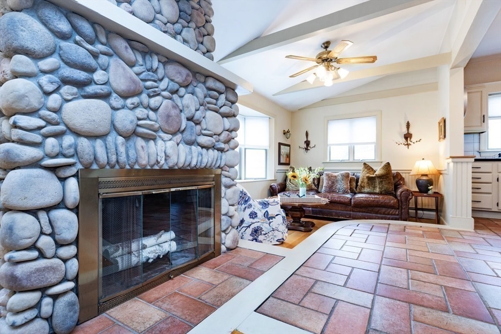 24 Pond Street, Unit 1 Marblehead, MA 01945 - Photo 15 of 40