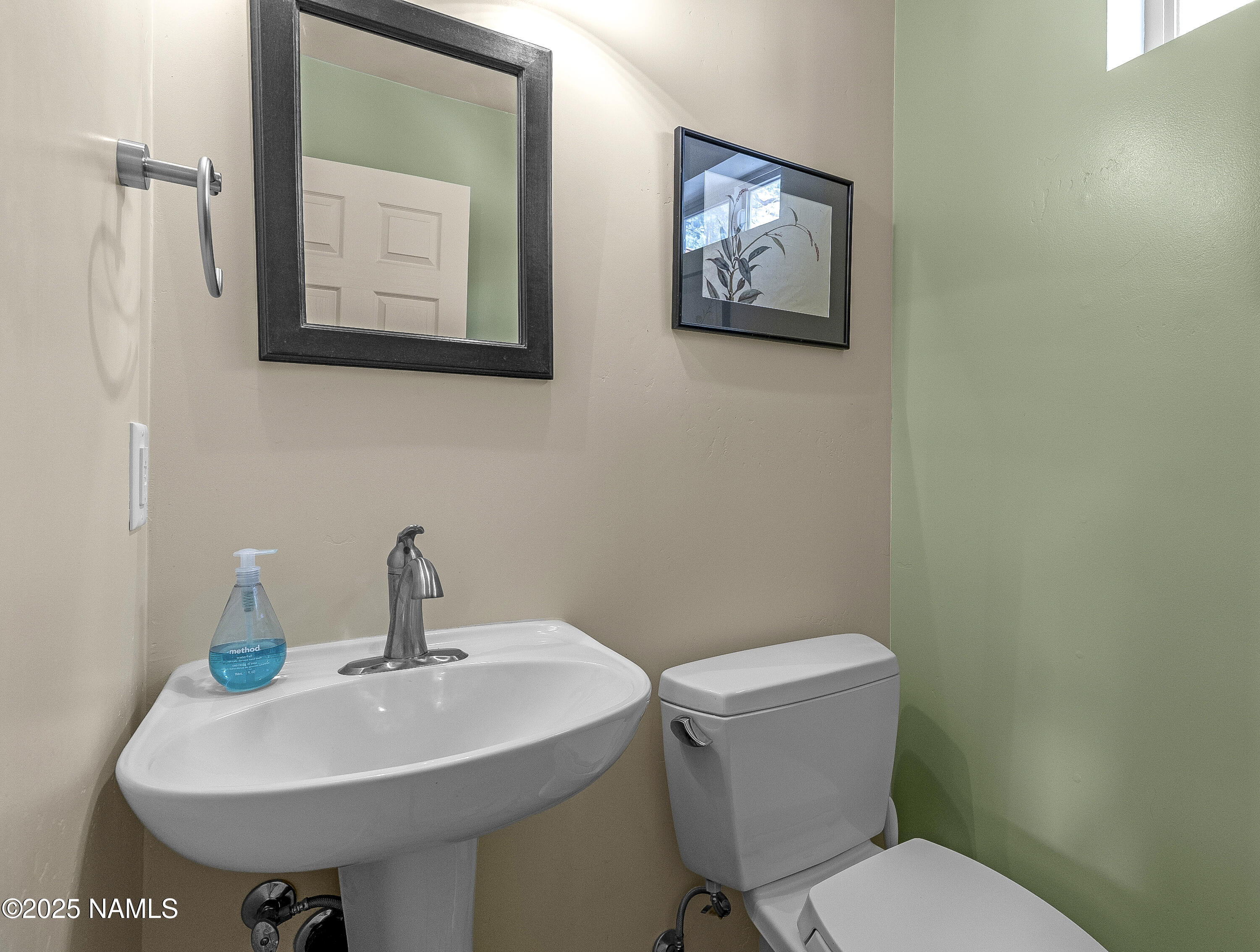 1665 Homestead Road Flagstaff, AZ 86005 - Photo 29 of 48 Half Bath